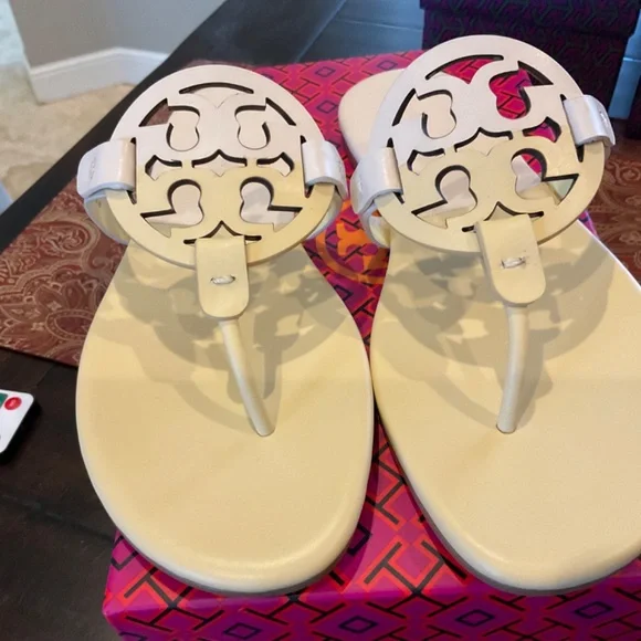 Tory Burch Miller Sandals in SWEET CORN / NEW CREAM ,BNIB,MSRP$198 - Picture 2 of 6